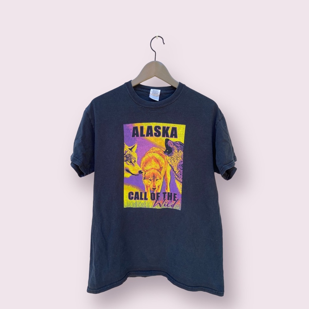 VINTAGE T SHIRT - ALASKA CALL OF THE WILD NEON